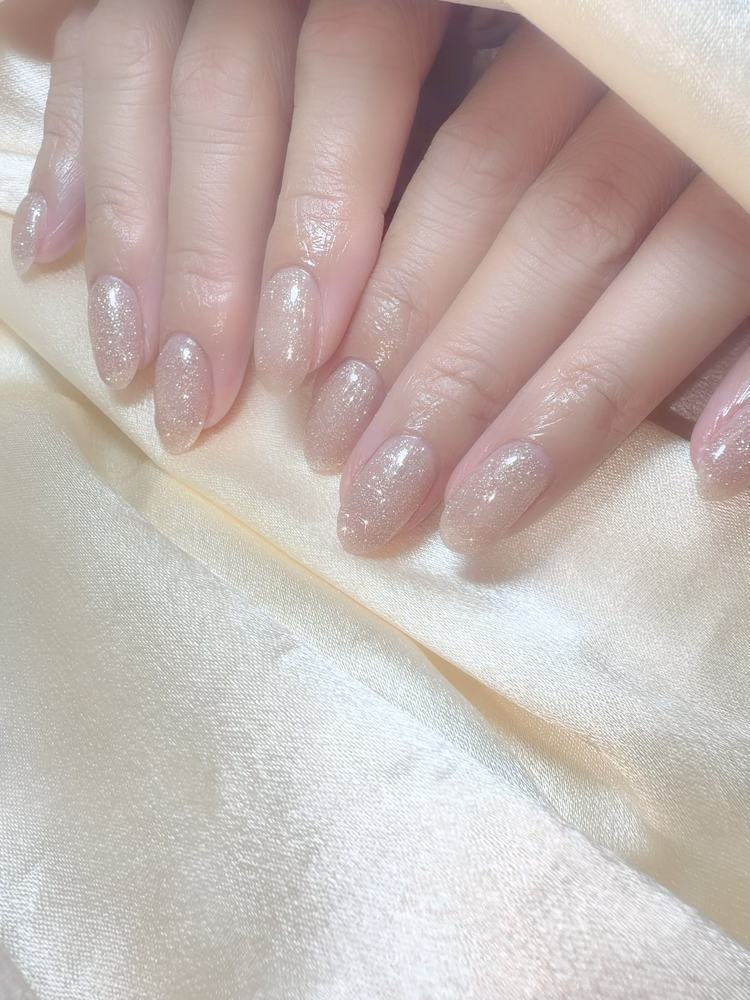 K.T様のネイル（ピンクベージュのラメ）